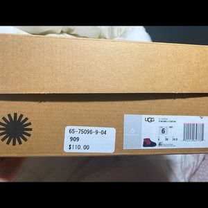 Ugg’s k Neumel II Tartan